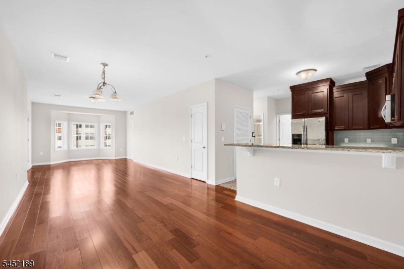 102 E Elizabeth Ave 309 Property Photo 3