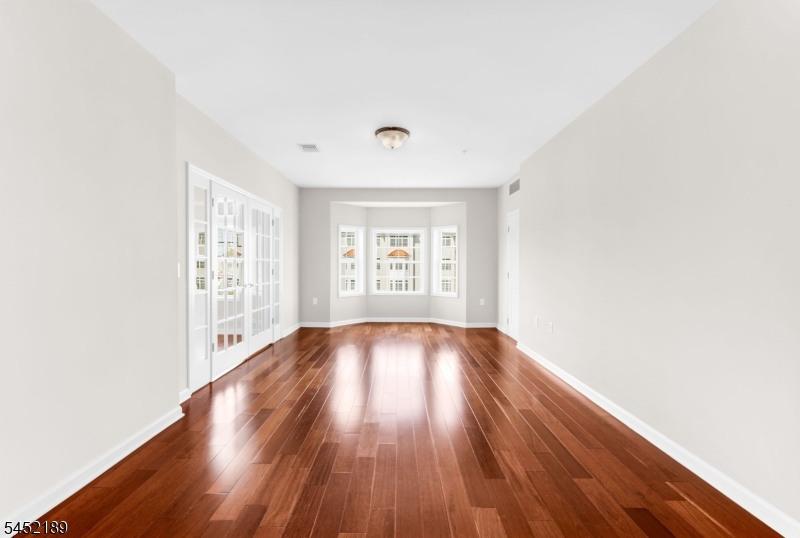 102 E Elizabeth Ave 309 Property Photo 5