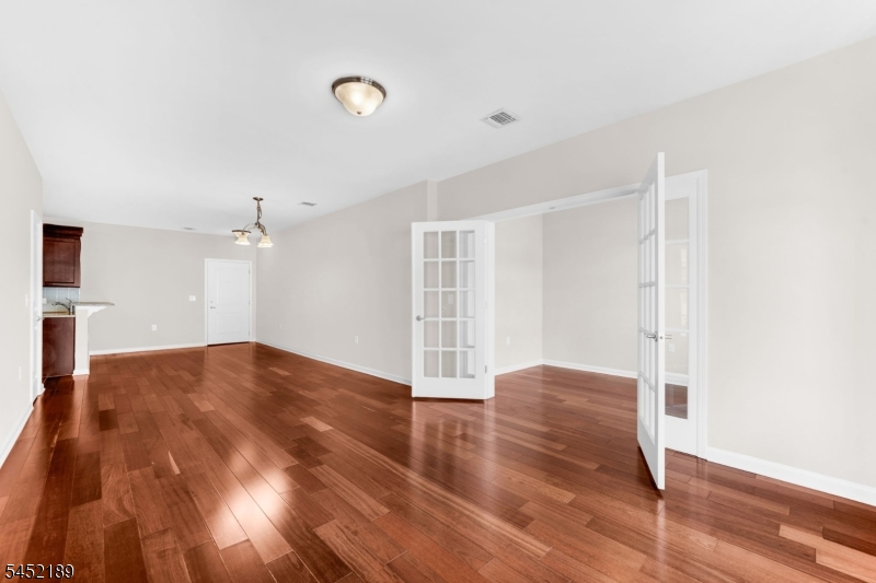 102 E Elizabeth Ave 309 Property Photo 6