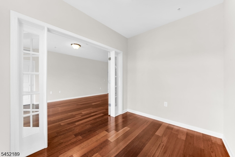 102 E Elizabeth Ave 309 Property Photo 8