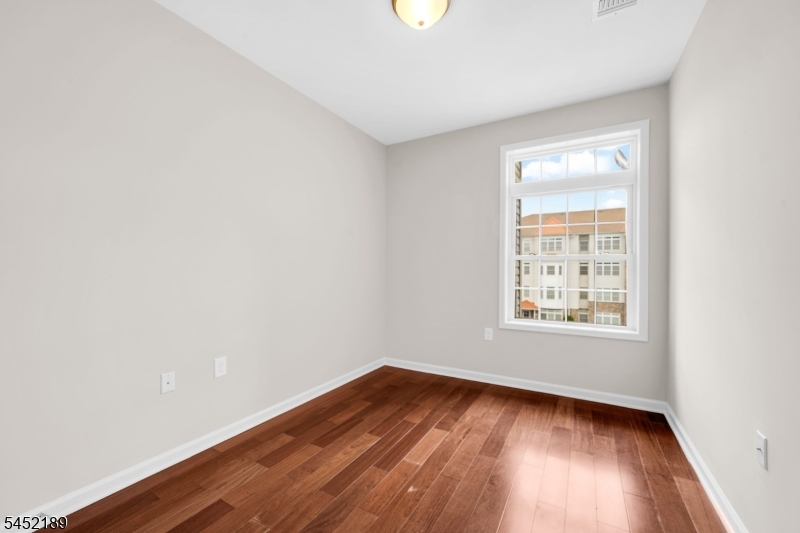 102 E Elizabeth Ave 309 Property Photo 9