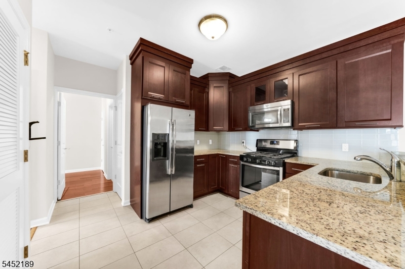 102 E Elizabeth Ave 309 Property Photo 11