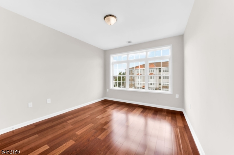 102 E Elizabeth Ave 309 Property Photo 17