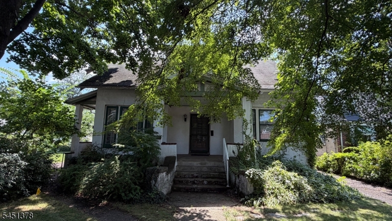 1008 E Front St Property Photo 1