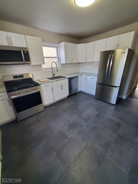 10 Henry Pl 1 Property Photo 2