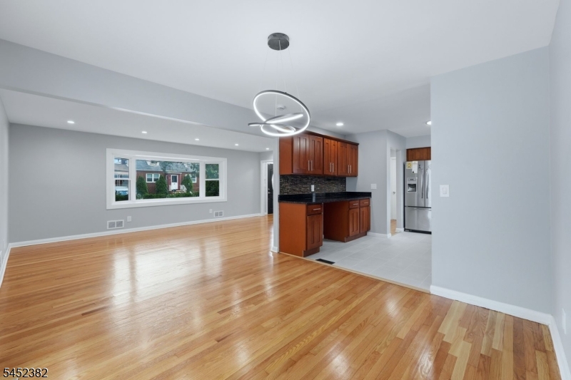 88 6th St Property Photo 12