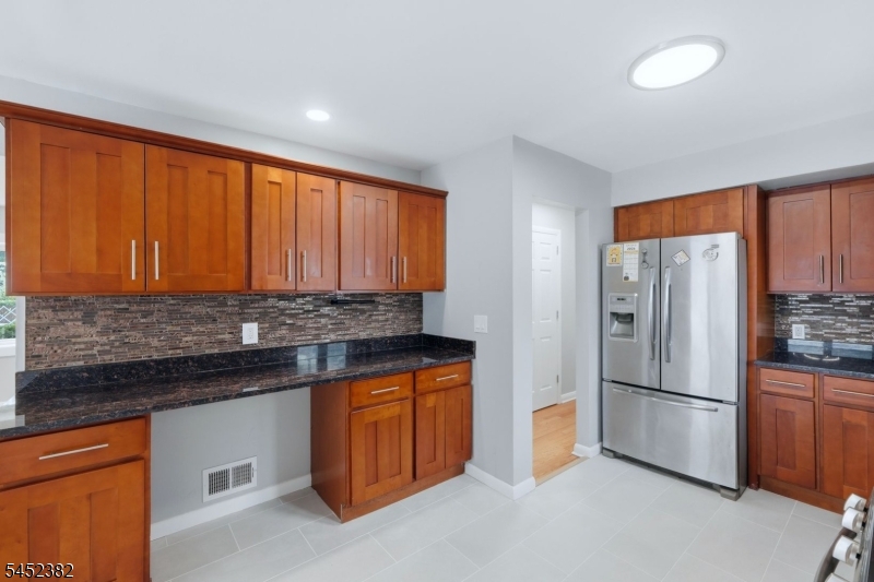 88 6th St Property Photo 14