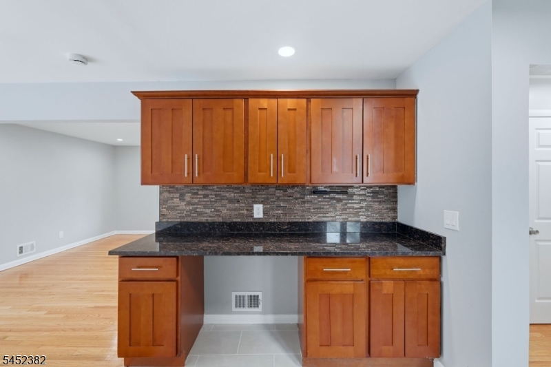 88 6th St Property Photo 15