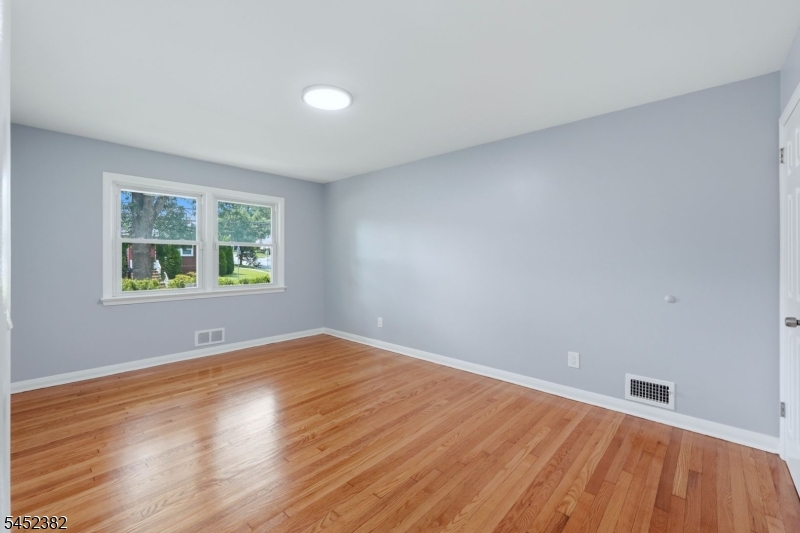 88 6th St Property Photo 20