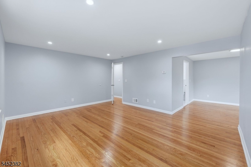 88 6th St Property Photo 23