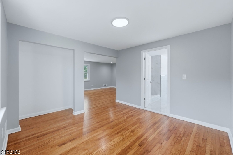 88 6th St Property Photo 24