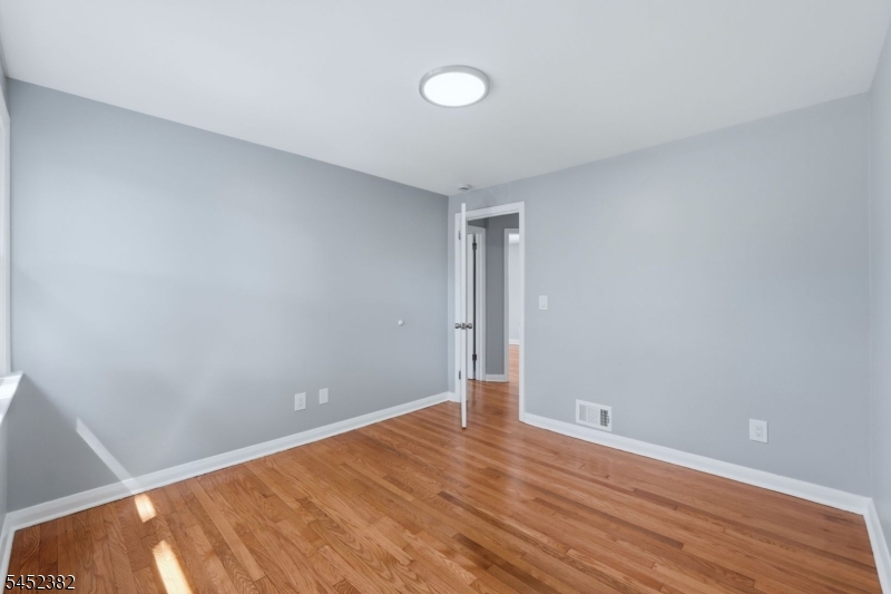 88 6th St Property Photo 38