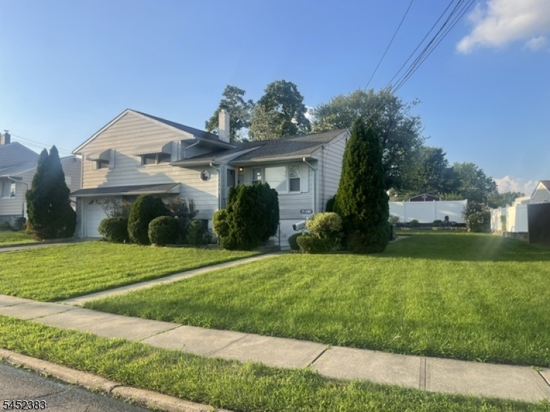 100 Wortylko St Property Photo 3