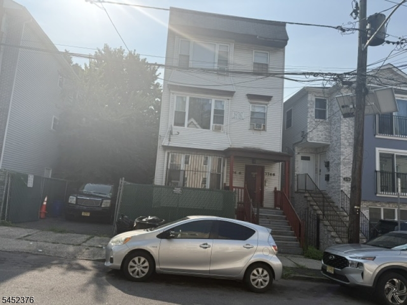 374 Chadwick Ave 3 Property Photo 2