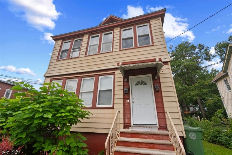 1036 Morris St Property Photo 2