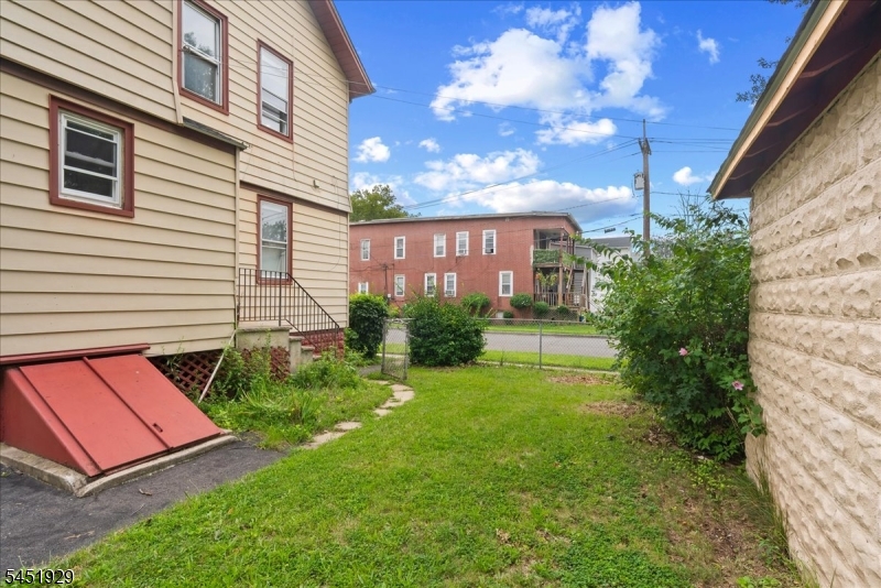 1036 Morris St Property Photo 25