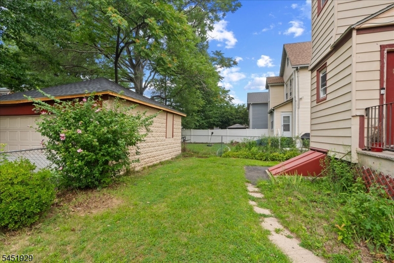 1036 Morris St Property Photo 26