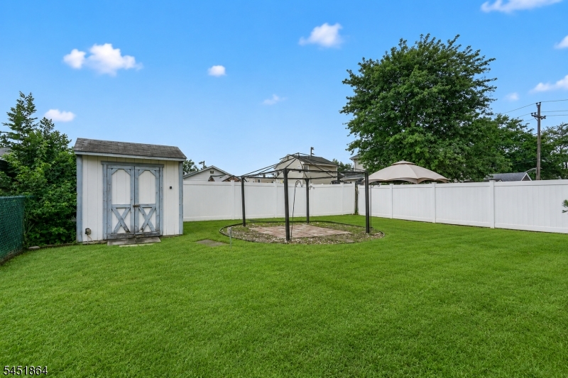 116 7th St Property Photo 16