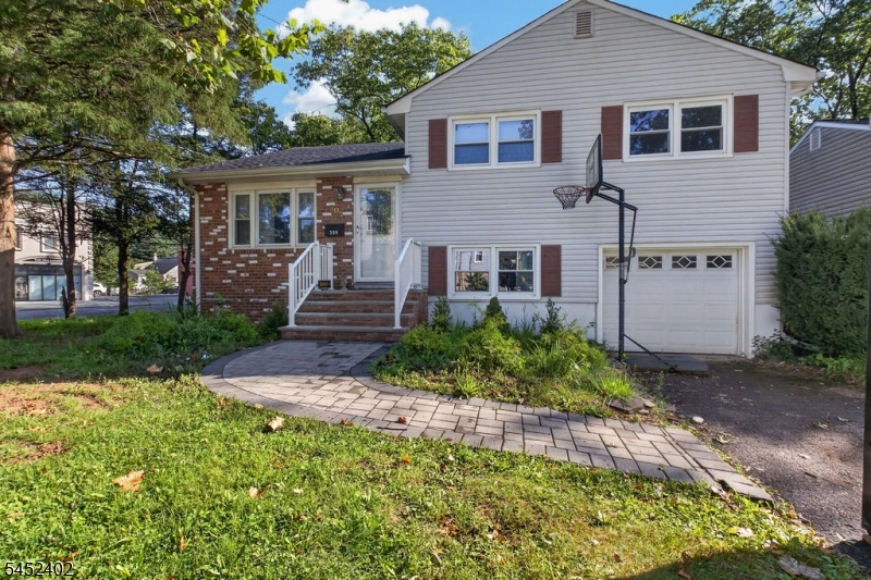 305 William St Property Photo 6