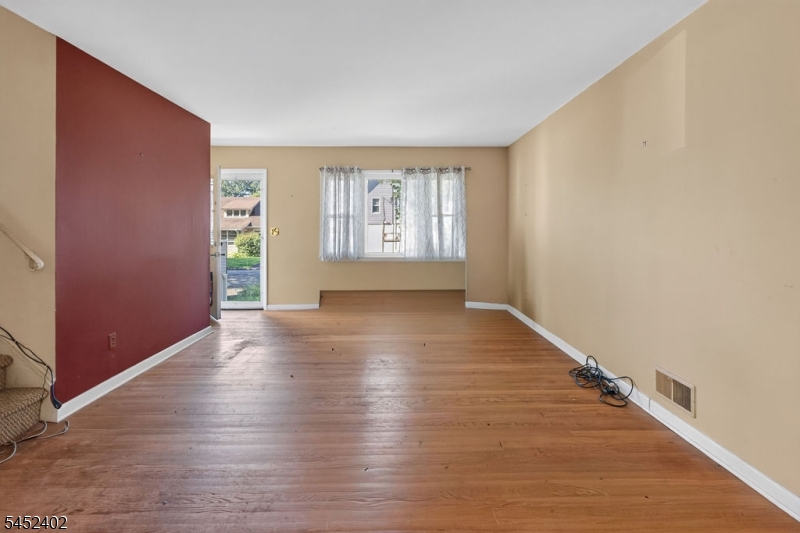 305 William St Property Photo 10