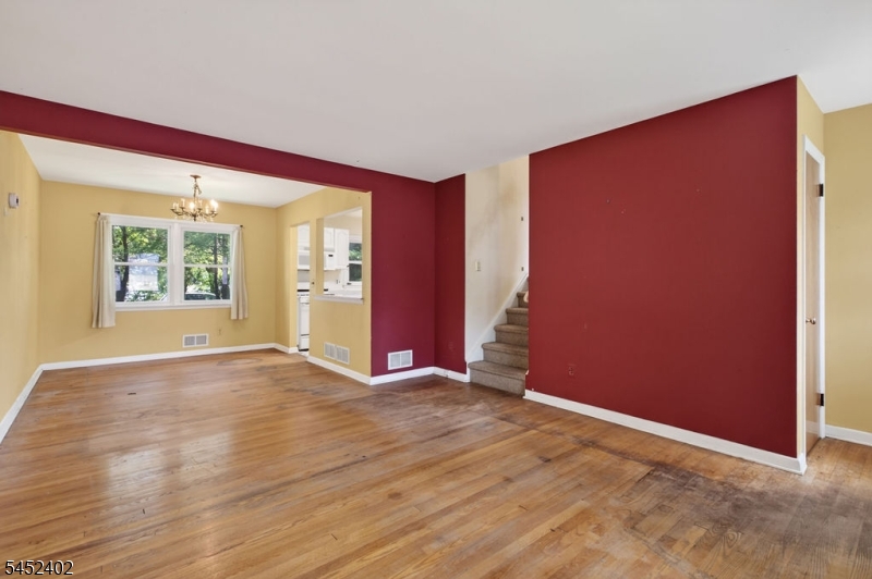 305 William St Property Photo 13