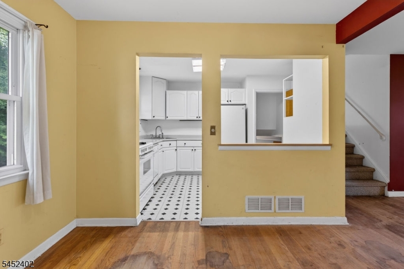 305 William St Property Photo 17