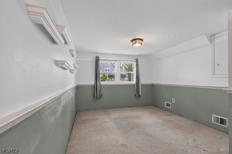305 William St Property Photo 37