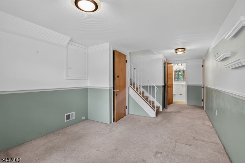 305 William St Property Photo 38