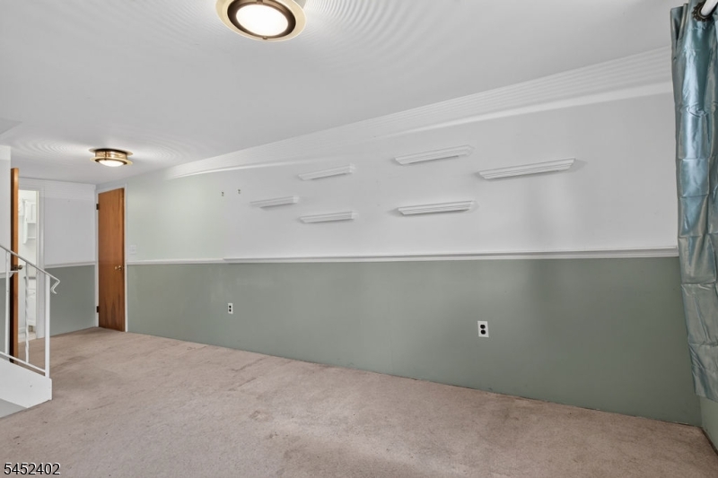 305 William St Property Photo 39