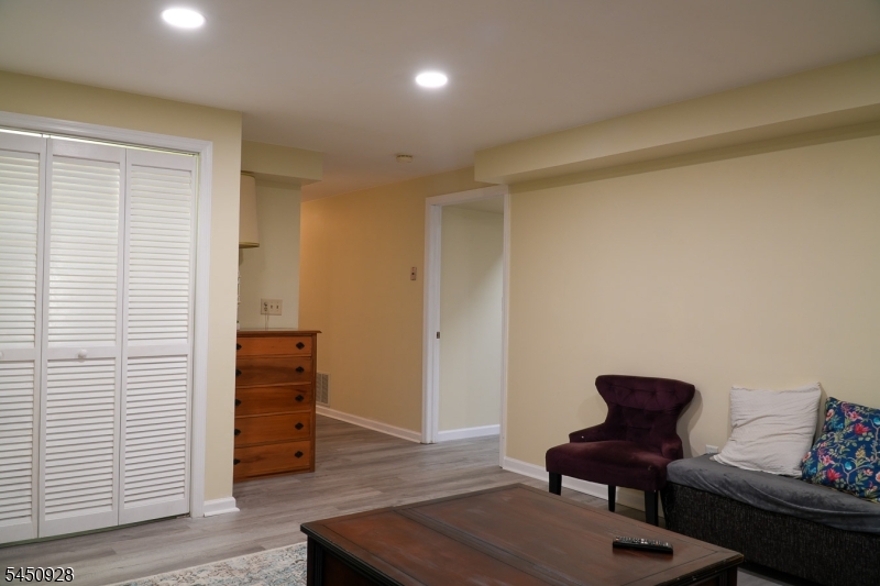 150 Farragut Ave Property Photo 11
