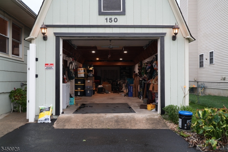 150 Farragut Ave Property Photo 18