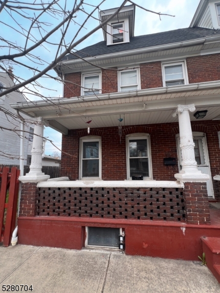 613 S Main St A Property Photo 1