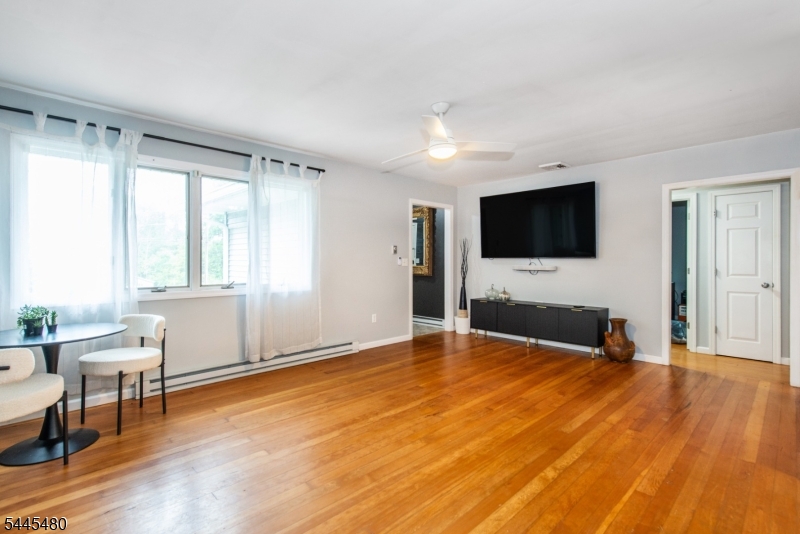 2 Glen Rd Property Photo 12