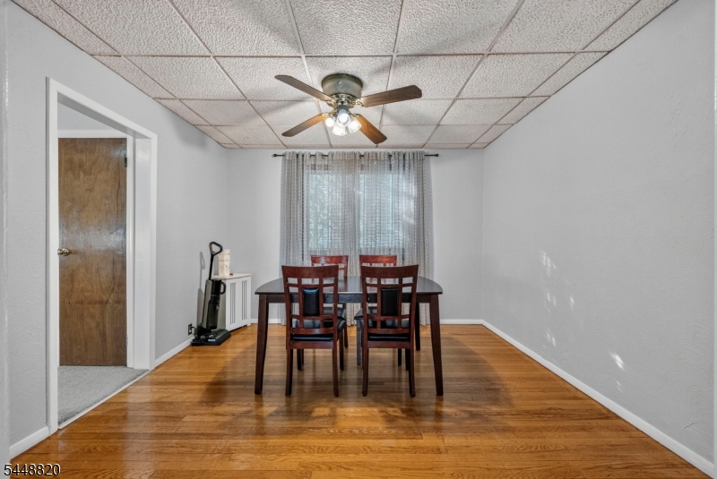 130 Rowland Ave Property Photo 8
