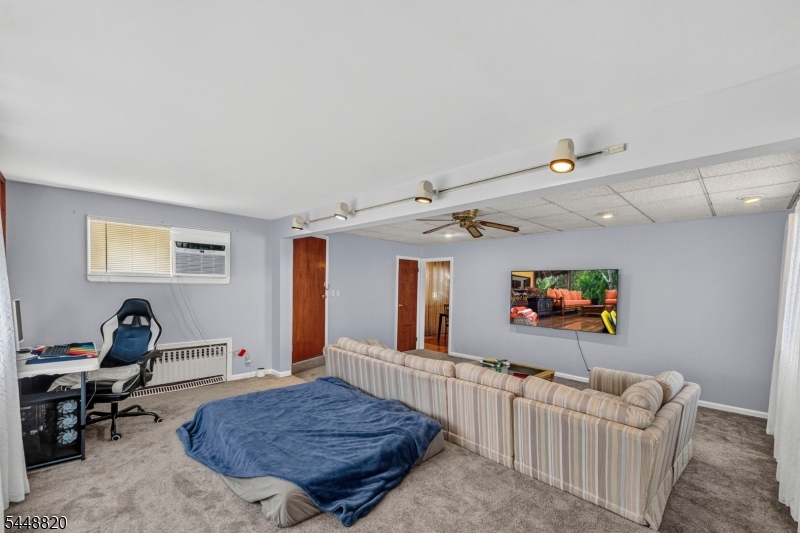 130 Rowland Ave Property Photo 11