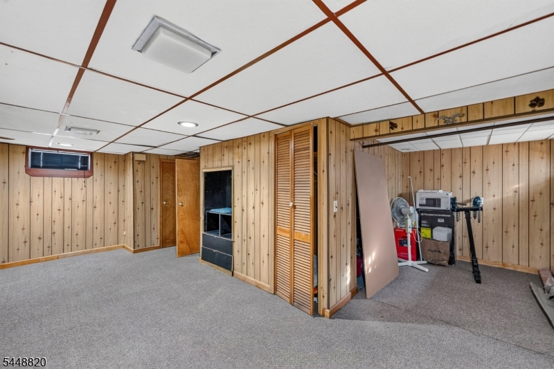 130 Rowland Ave Property Photo 17