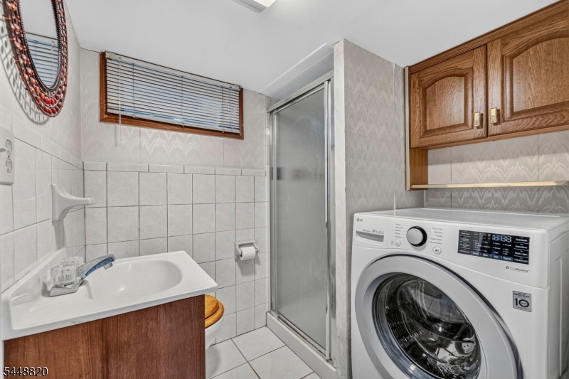 130 Rowland Ave Property Photo 20