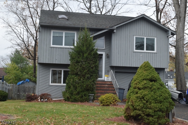27 3rd Ave Property Photo 1