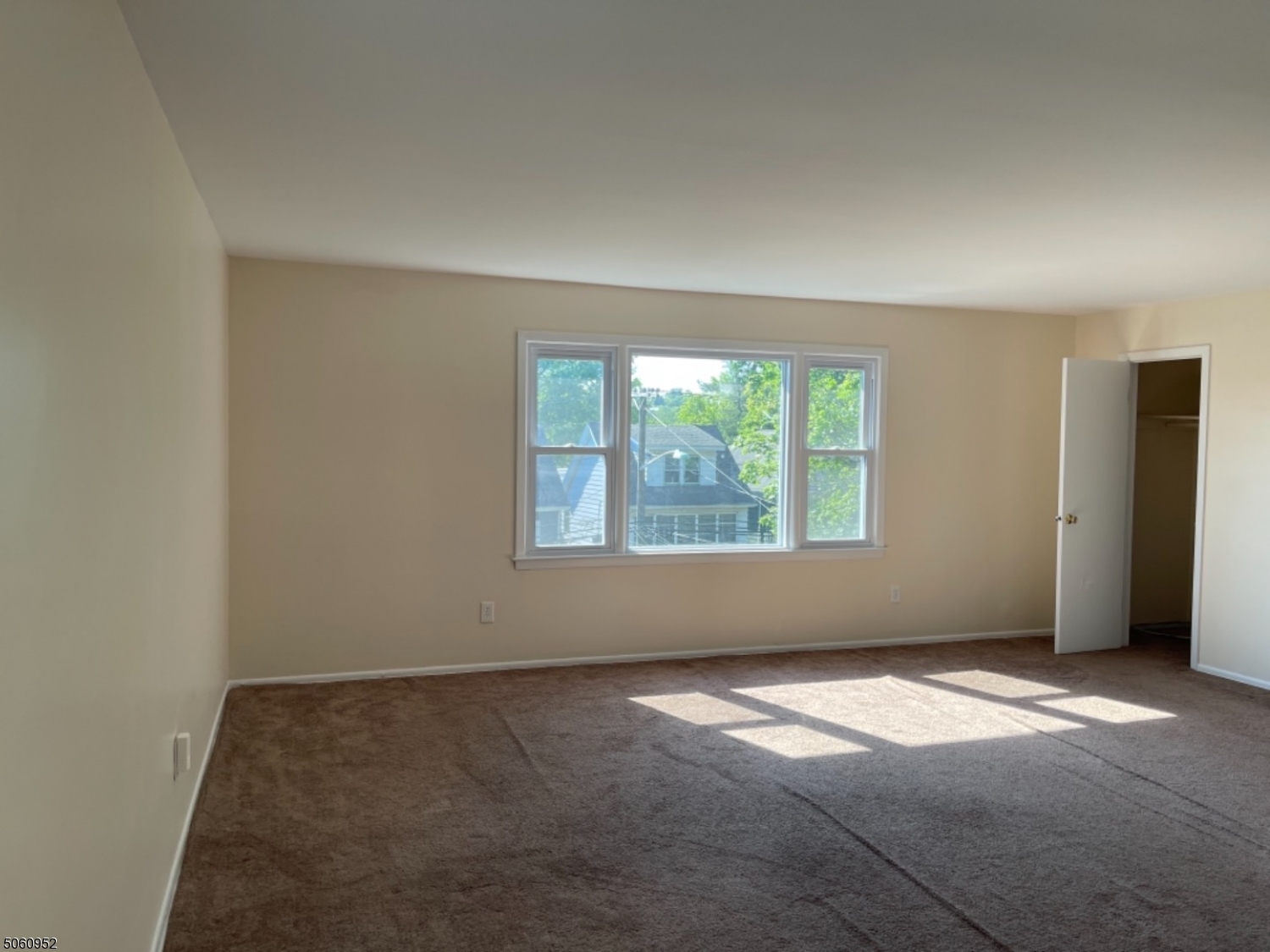 95 S Valley Rd 2 Property Photo 2