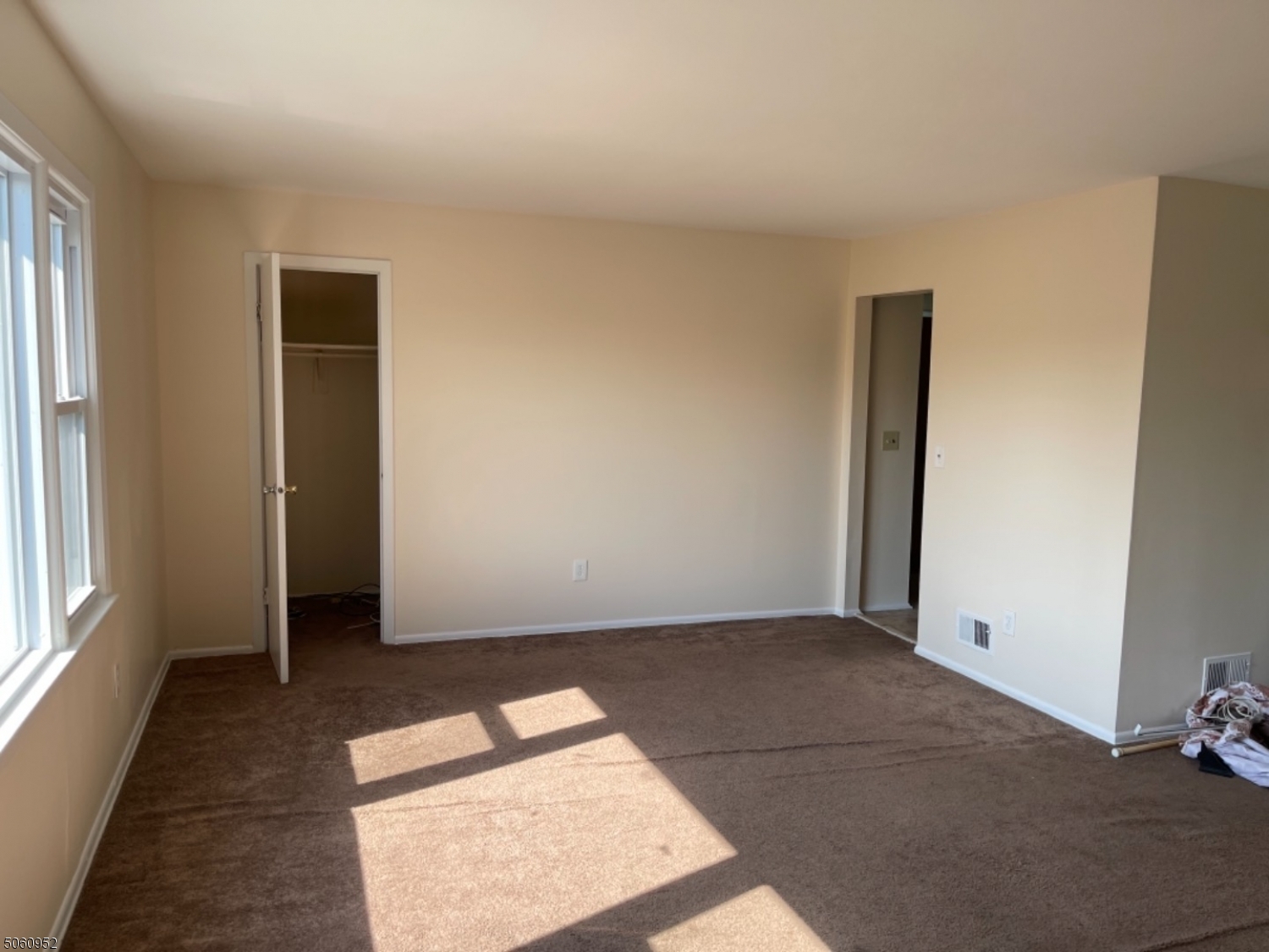 95 S Valley Rd 2 Property Photo 5