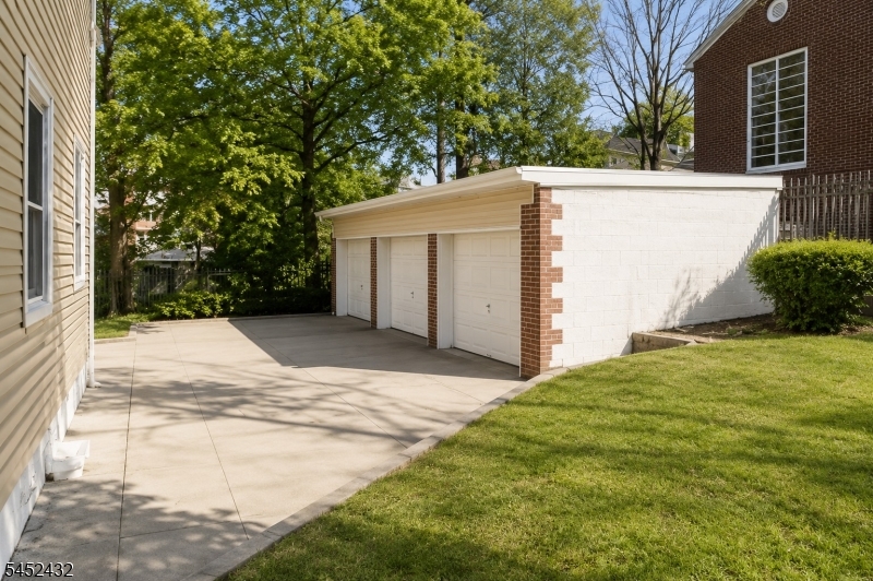 72 Sunset Ave Property Photo 4