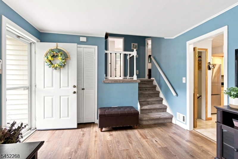 24 Stony Brook Rd Property Photo 2