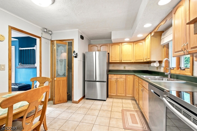 24 Stony Brook Rd Property Photo 7