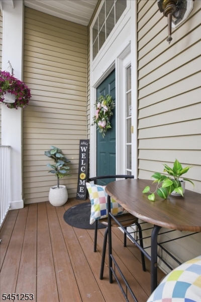 37 Woodmont Dr Property Photo 4