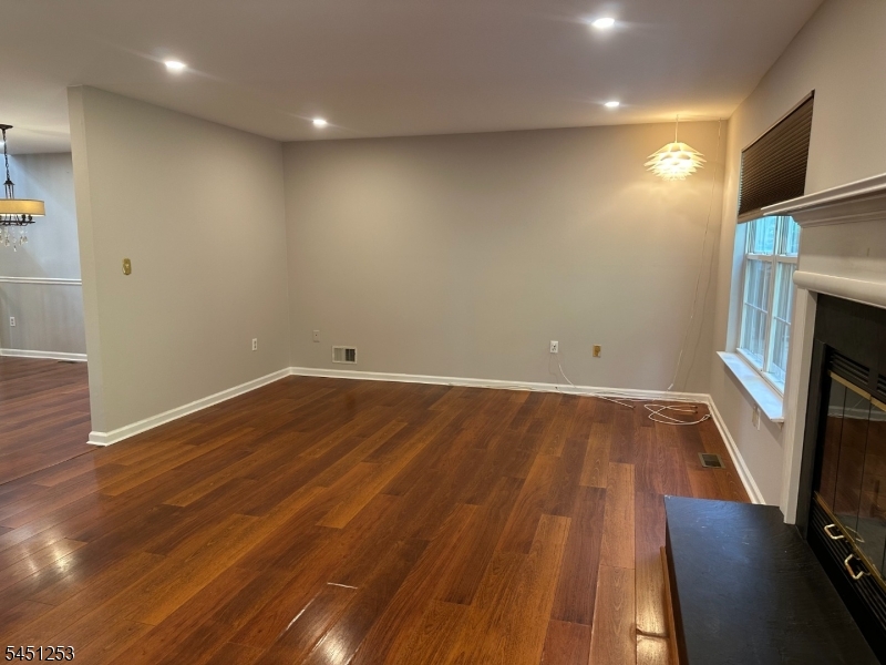 37 Woodmont Dr Property Photo 18