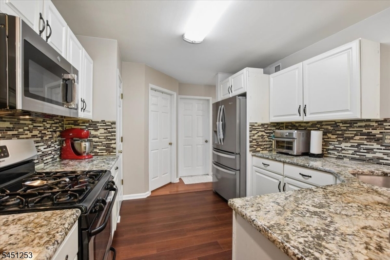 37 Woodmont Dr Property Photo 21
