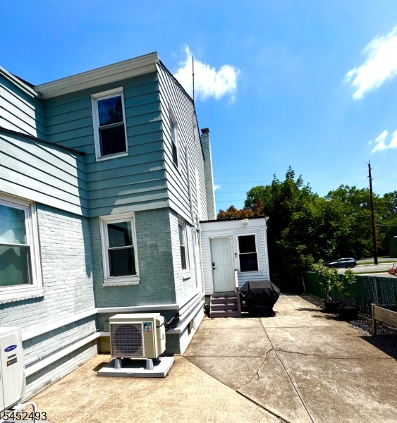 1316 Broad St 1 Property Photo 10