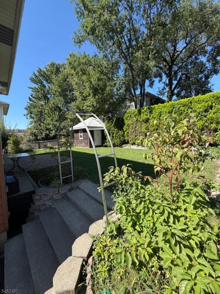 119 Cornelia St Property Photo 15