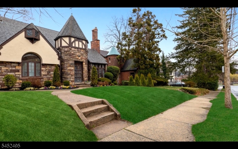 33 Johnson Ave Property Photo 2