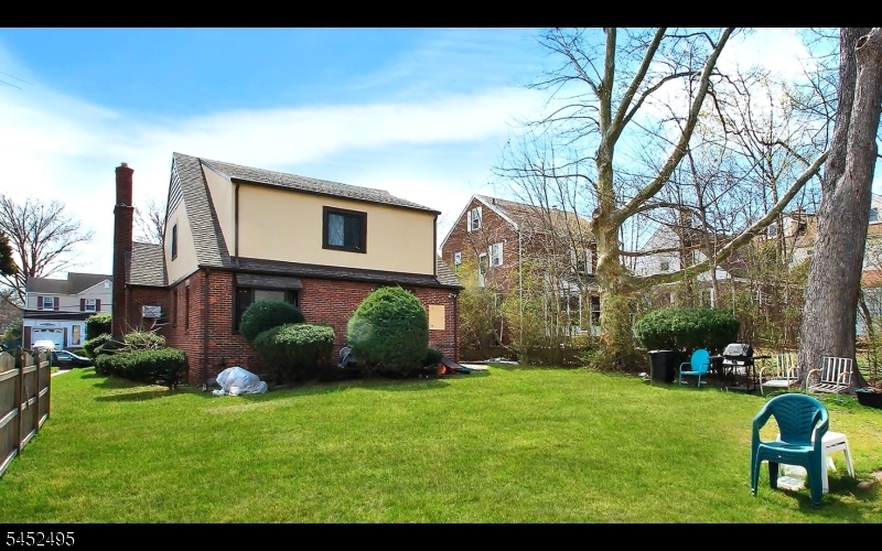 33 Johnson Ave Property Photo 3